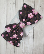 Load image into Gallery viewer, Pink &amp; Brown  Flowers Girl Bows, Customized Baby Girl Headbands, Head Wraps and Bows
