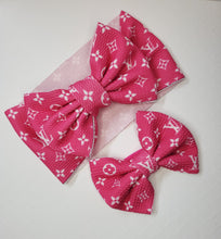 Load image into Gallery viewer, Hot Pink / White  Girl Bows, Customized Baby Girl Headbands, Head Wraps and Bows
