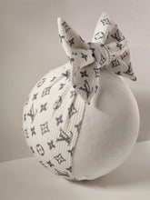 Load image into Gallery viewer, White &amp; Gray L.V Headwrap &amp; Bows
